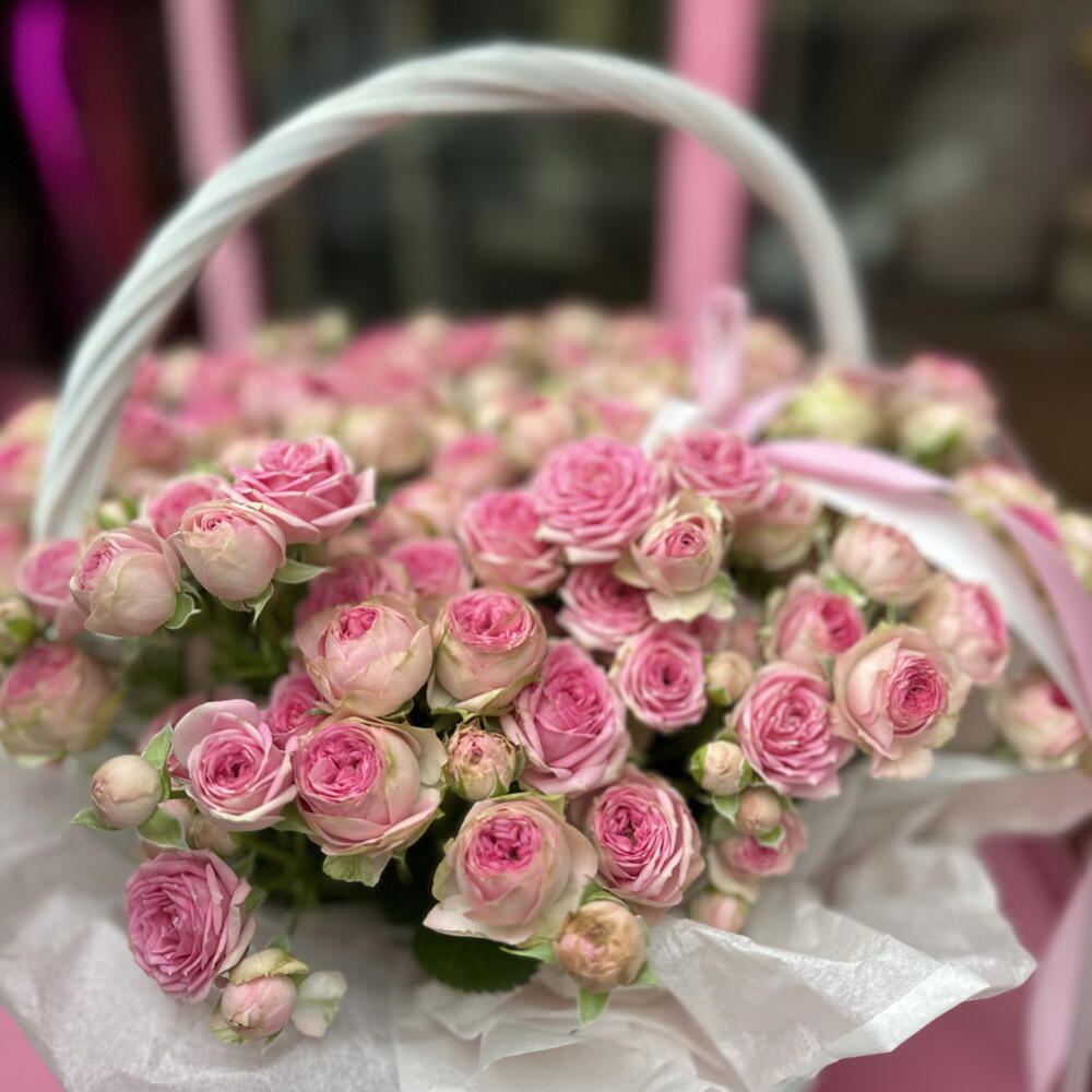 Корзина кустовых роз
