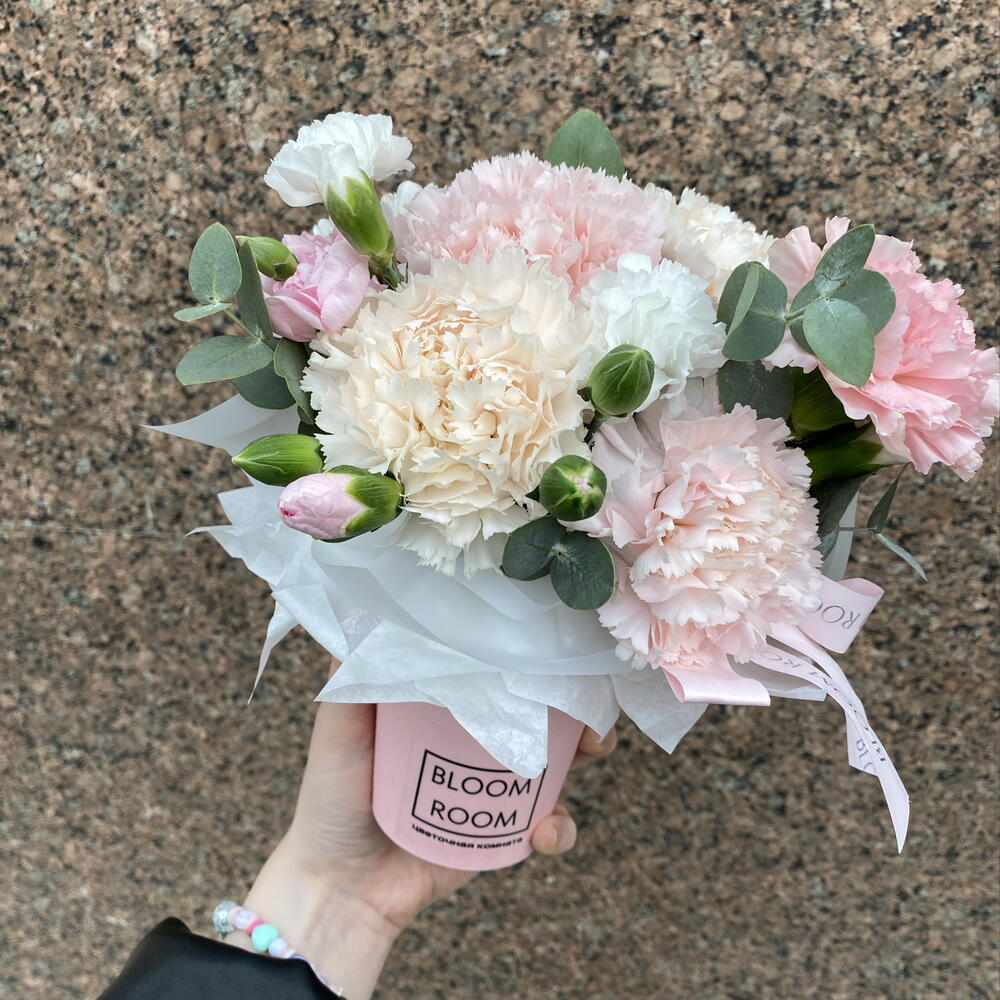 🌸 Кофейный стаканчик с диантусами BLOOM ROOM