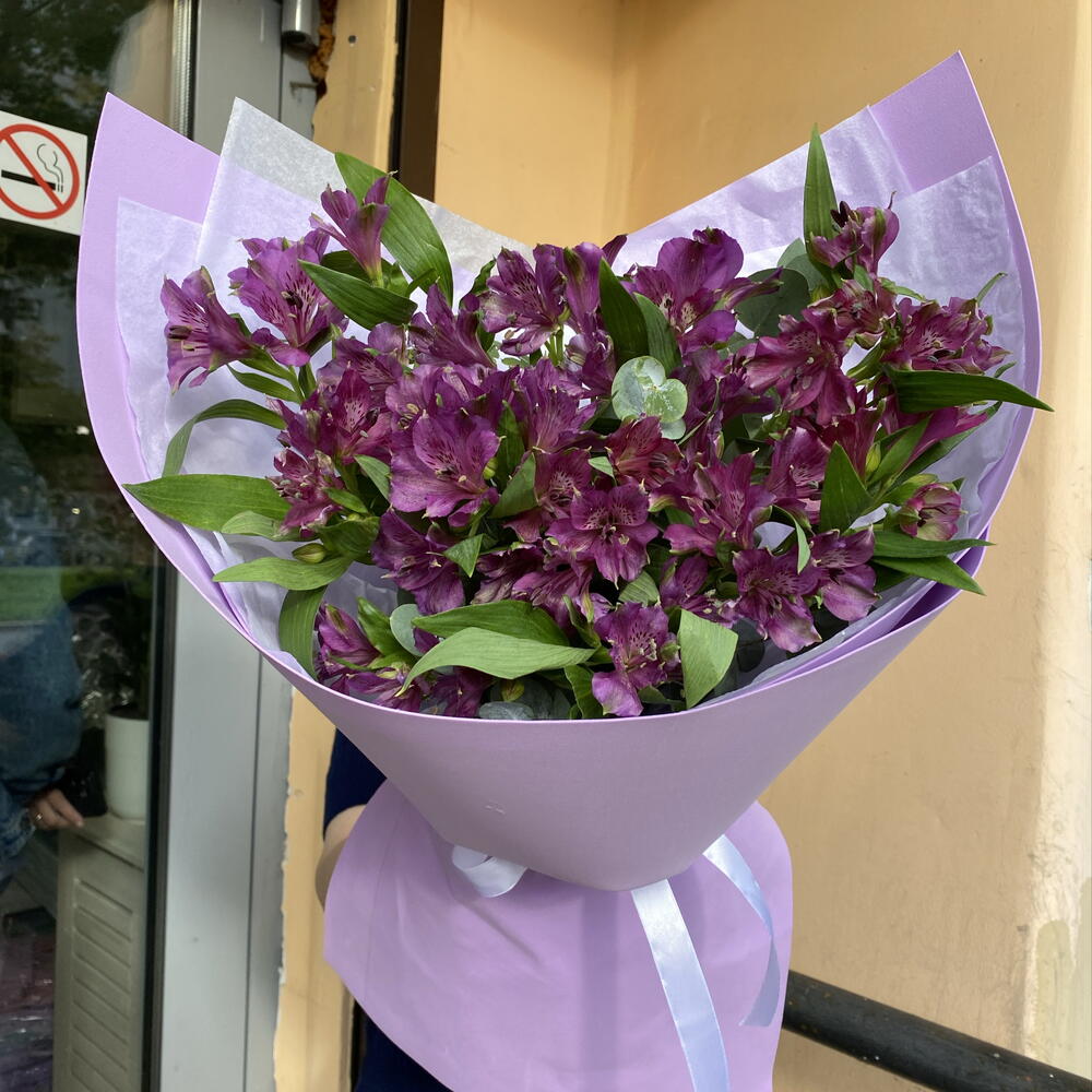 Букет «ночное небо» из альтромерии PURPLE