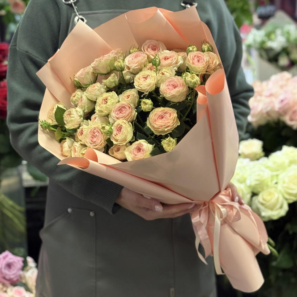 Букет из пионовидных кустовых роз «Romantica»