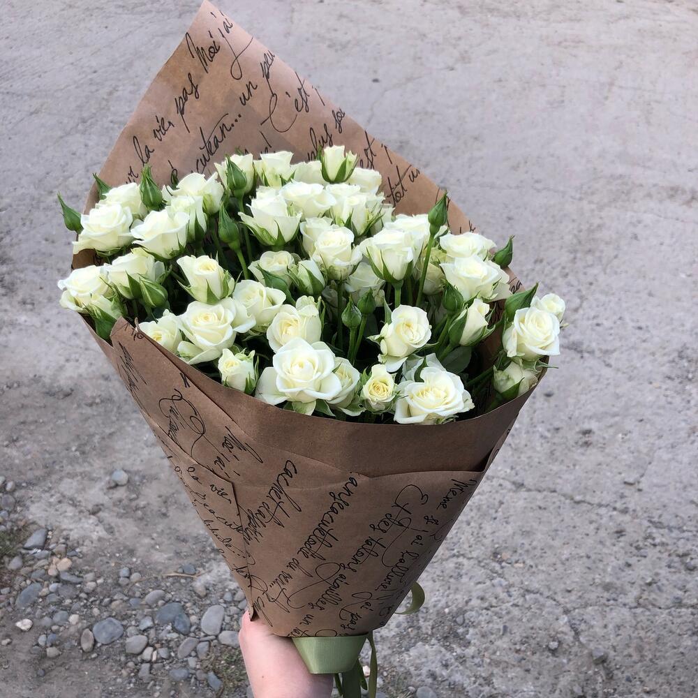 Букетик кустовых роз