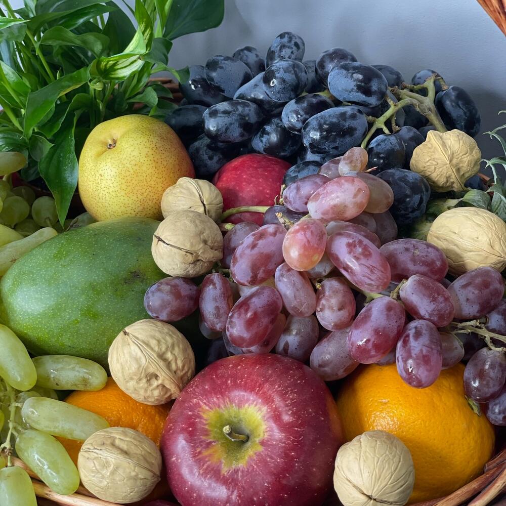Basket of fruits , Nuts , spacifillum