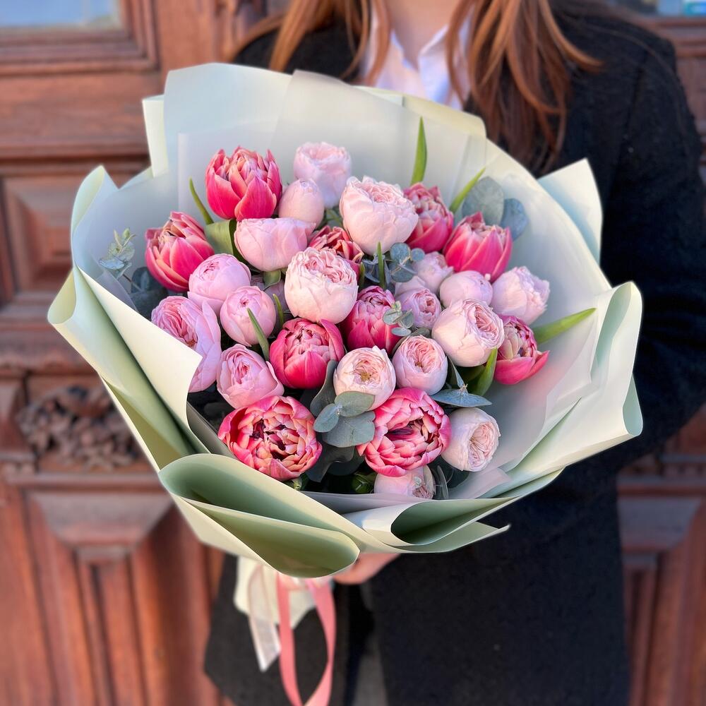Букет 140 с пионовидными тюльпанами и розами, Цветы Санкт-Петербург ...