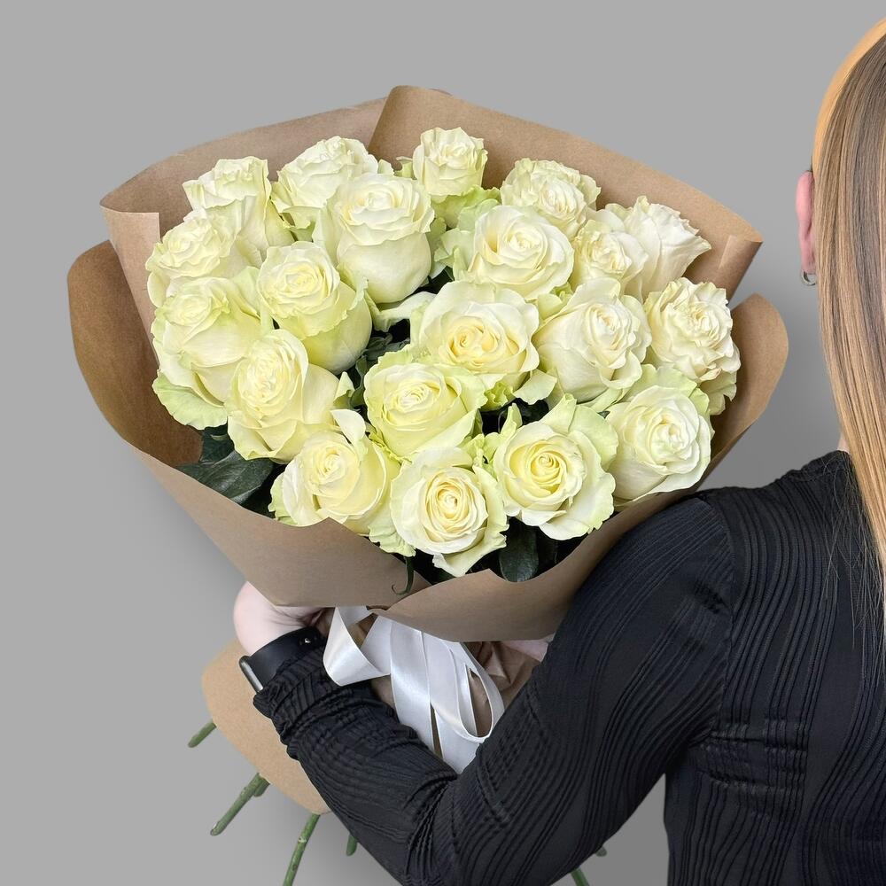 Bouquet of 21 white roses Ecuador