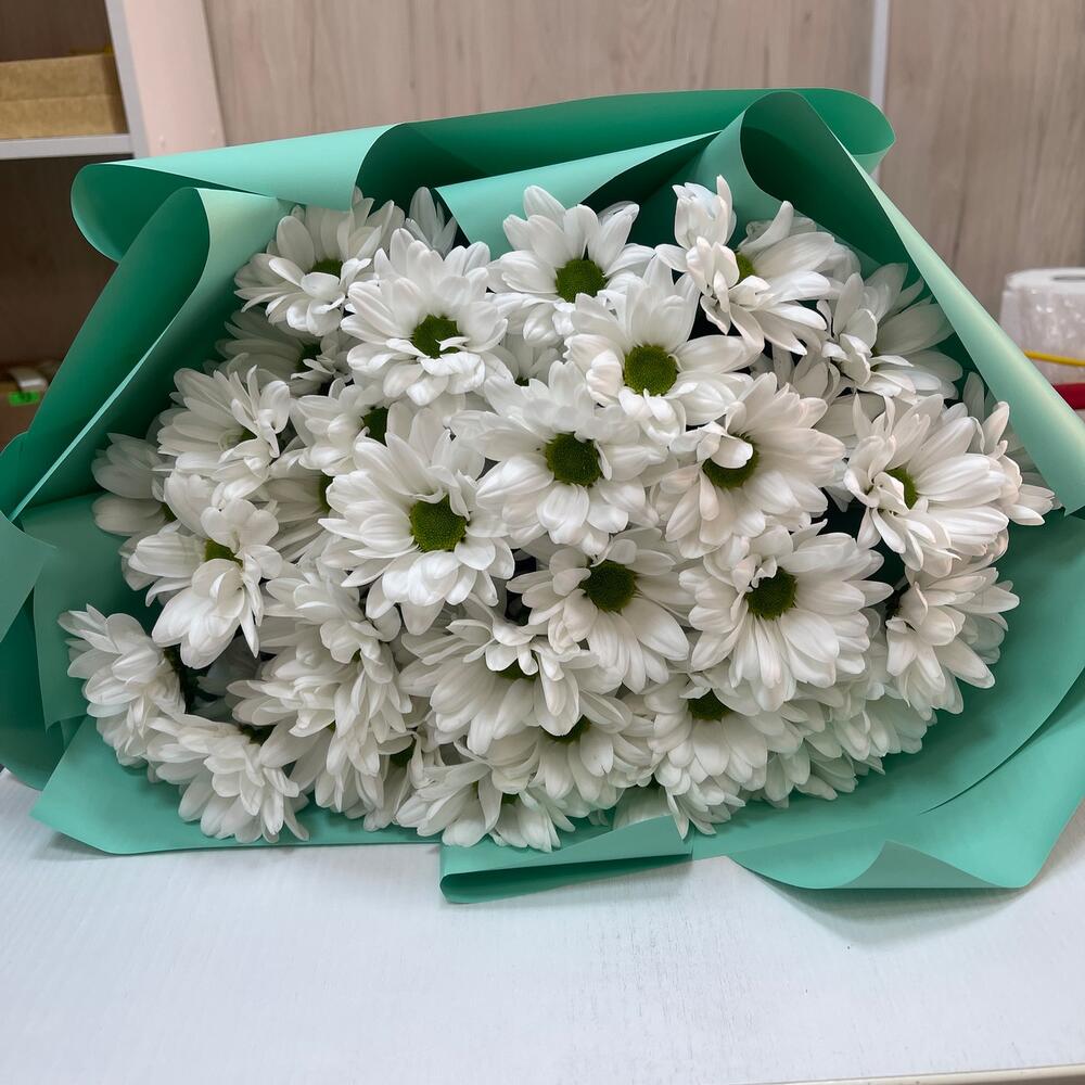 Букет из ромашковых хризантем