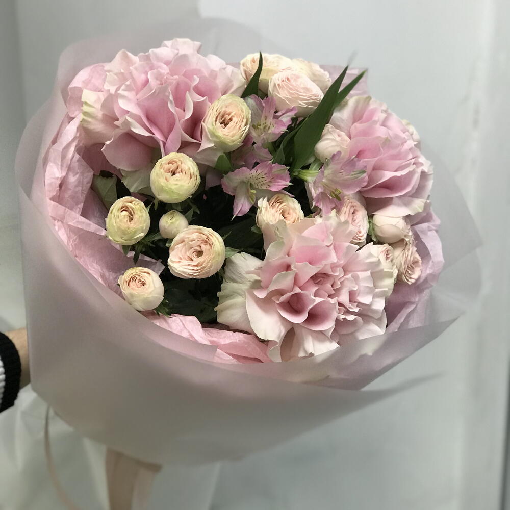 Букет Pink Французские розы с кустовыми пионовидными розами