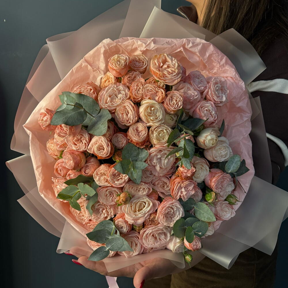 Моно букет 💐 «Мадам» из пион роз с ароматным эвкалиптом 🍀
