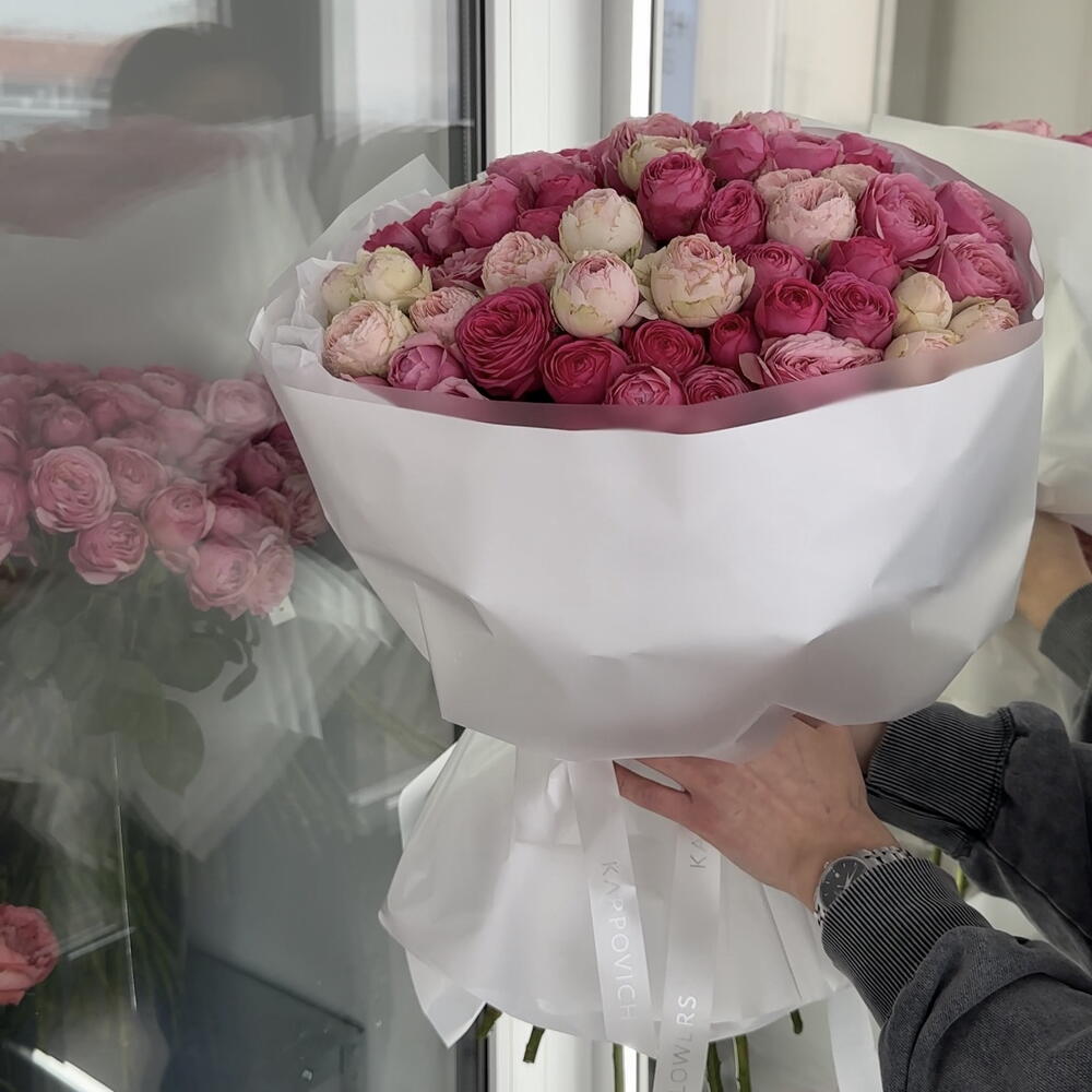 Букет из кустовых роз