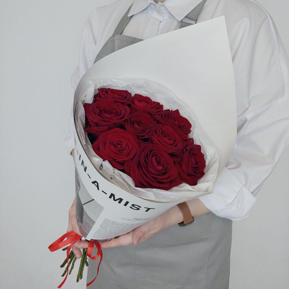 9 красных роз Ред Наоми)