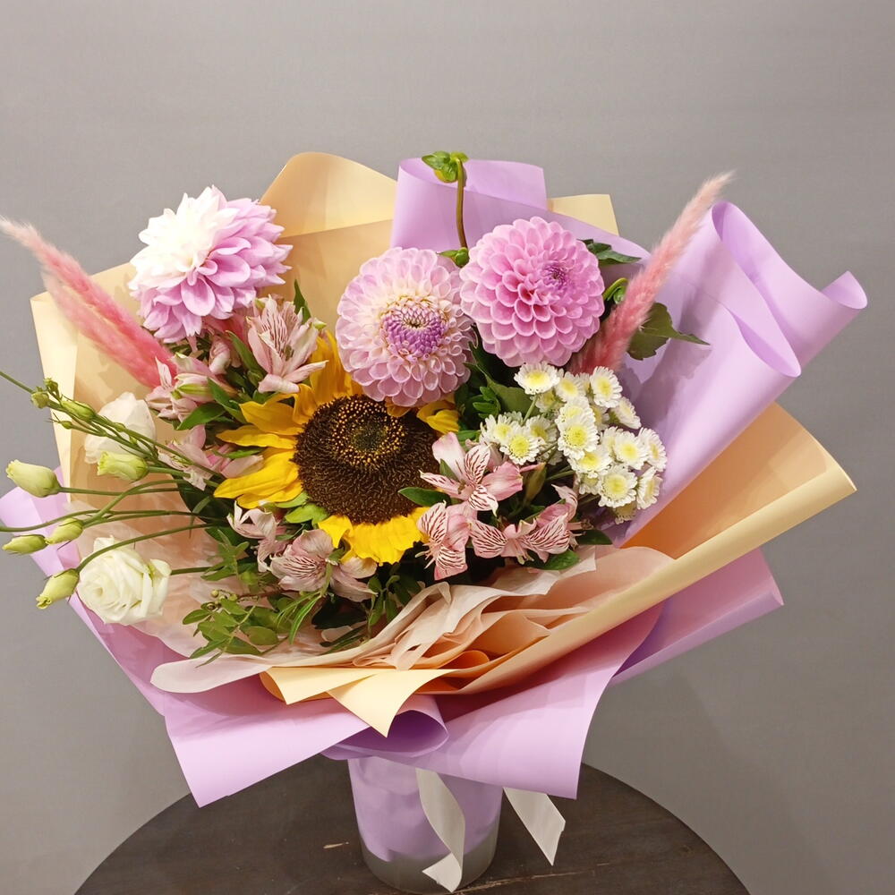 Подсолнух с георгинами