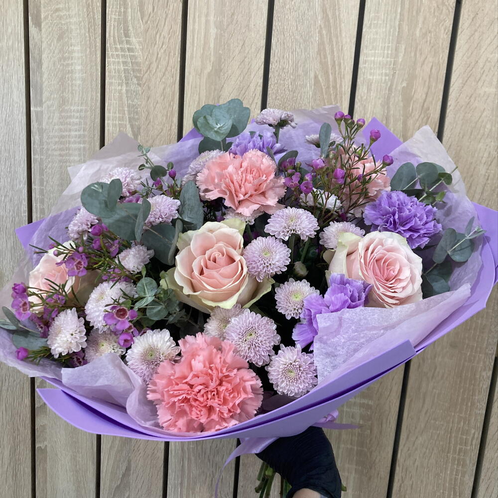 Букет с Розами, Диантусами и Эвкалиптом💜🌿