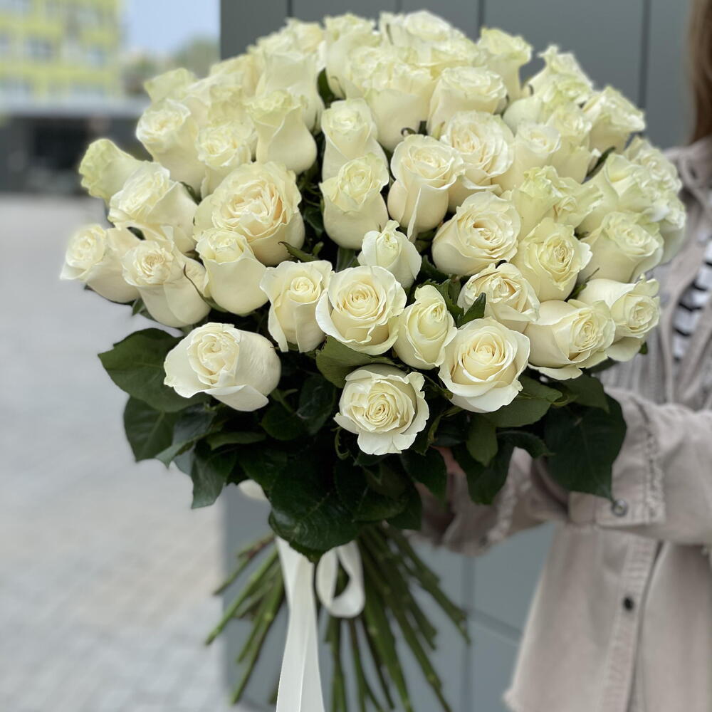 Букет из 51 белой розы