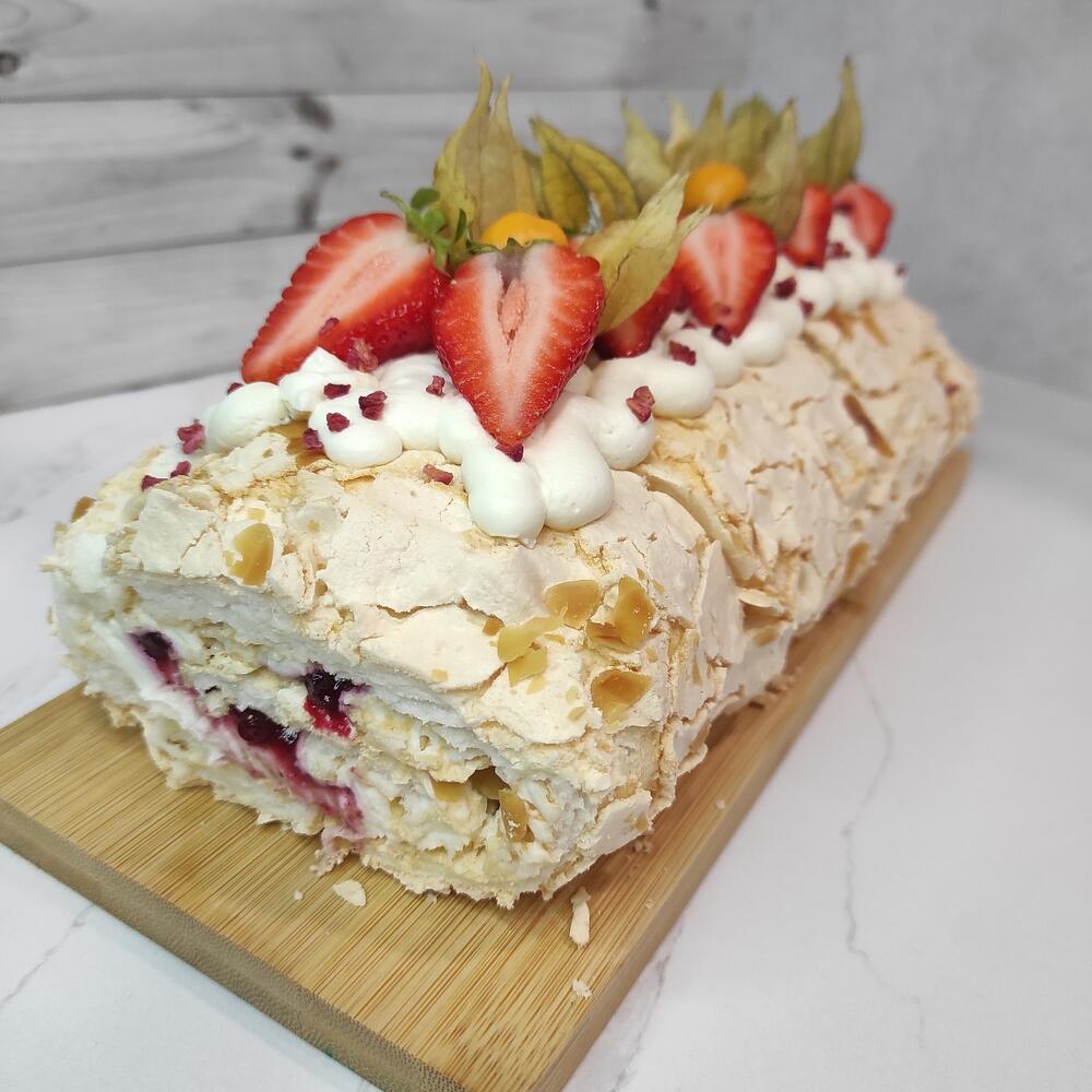 Меренговый рулет, Confectionery & Bakery Rostov-on-Don, Rostov region,  Russia, buy at a price of 1700 RUB, Meringue Roulade on Tort dlya vas with  delivery | Flowwow