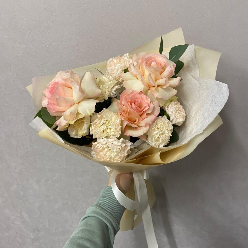 Букет из французских роз и диантусов💞
