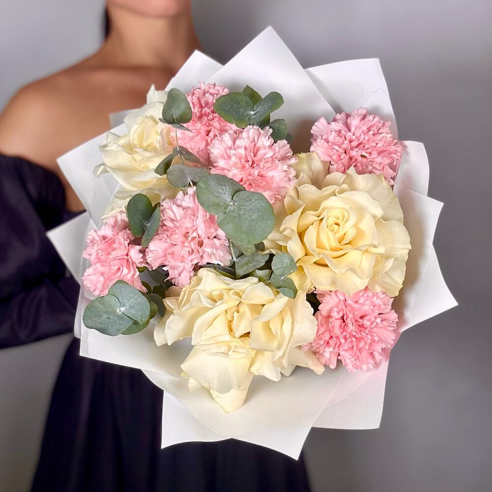 Нежность в каждом лепестке 💕 Французские розы и диантусы