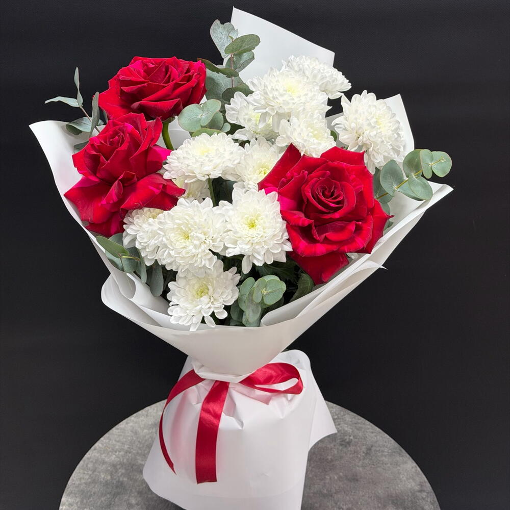 Красная Роза 🌹 с хризантемой