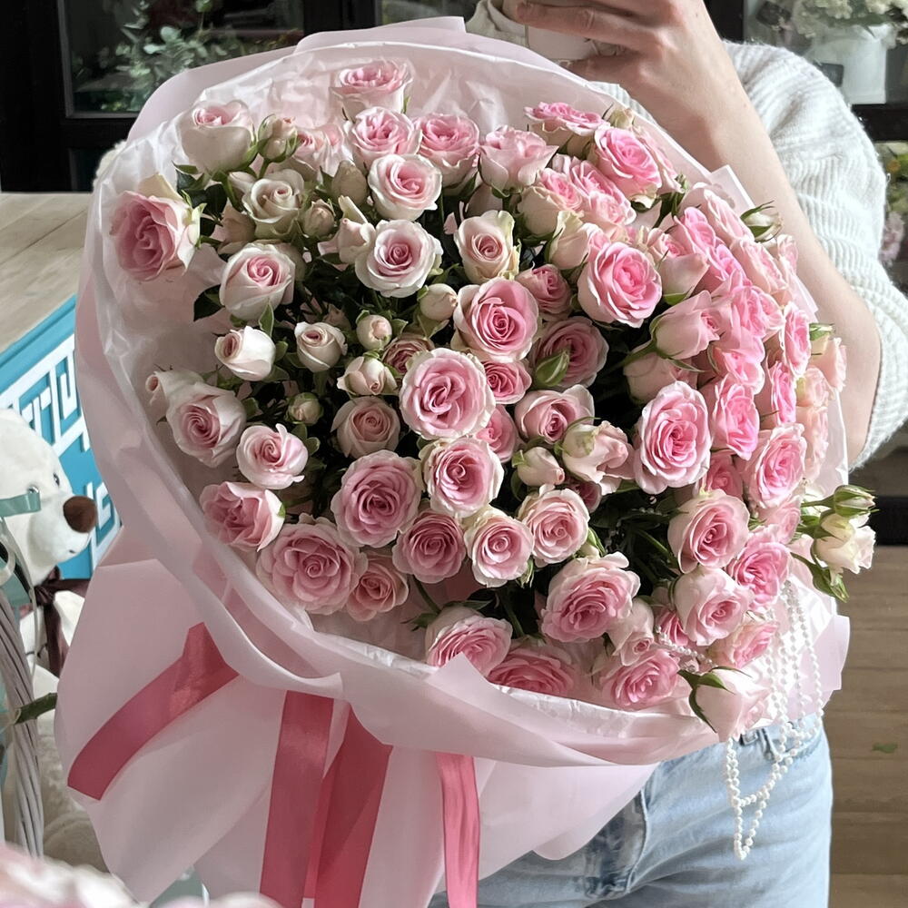 Шикарный букет из кустовых роз Good Mood