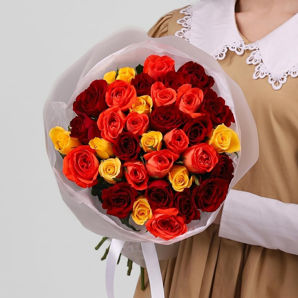 Букет из 35 ярких роз