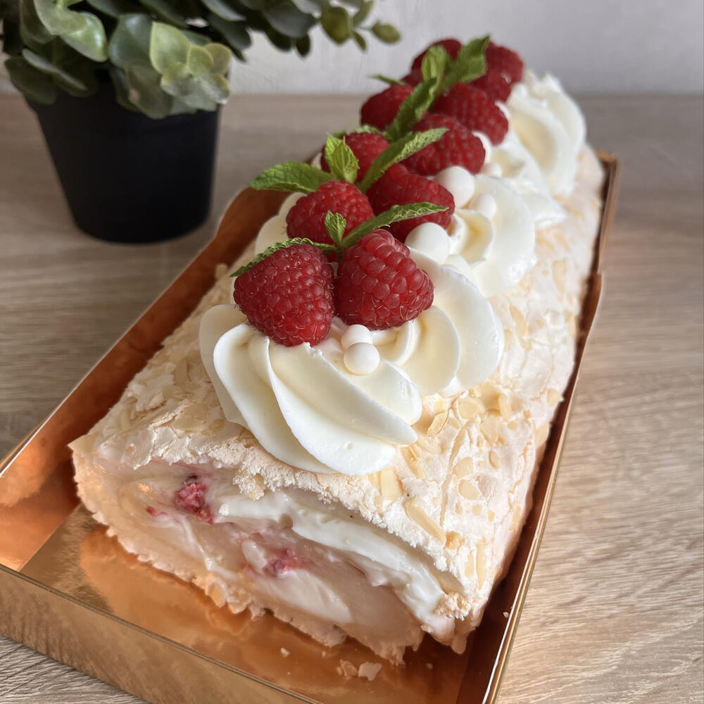 Меренговый рулет «Малиновый»