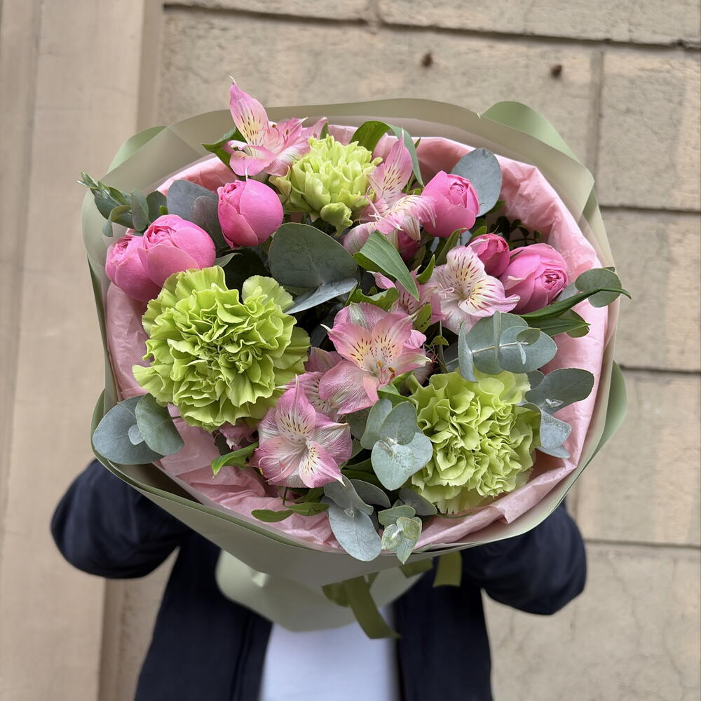 Букетик🌸💚 «Нежный контраст»💚 пион роза с альстромерией и диантусами