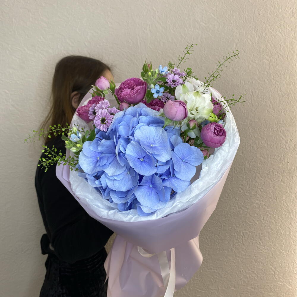 Для самой любимой 🌿💕Сборный букет с гортензией, кустовой розой и сантини