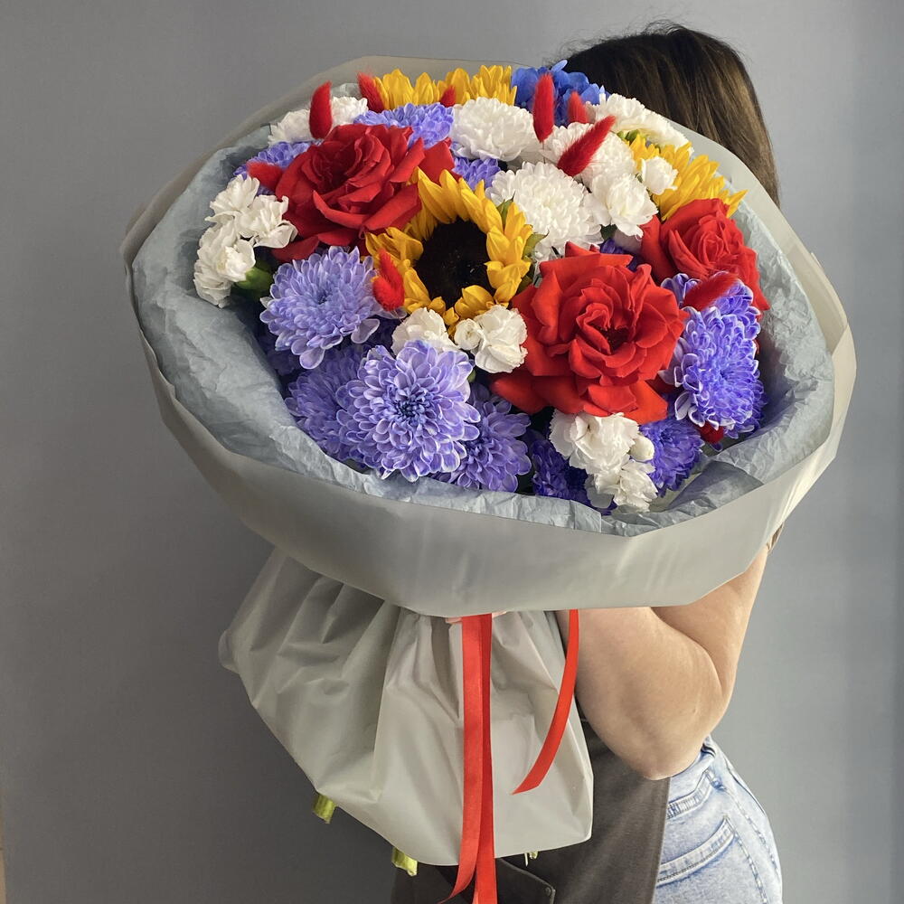 Букет дофаминовый 🩷💜💙 синяя гортензия 🌸 алая французская Роза 🥐🥐🥐 яркие подсолнухи 🌻🌻🌻