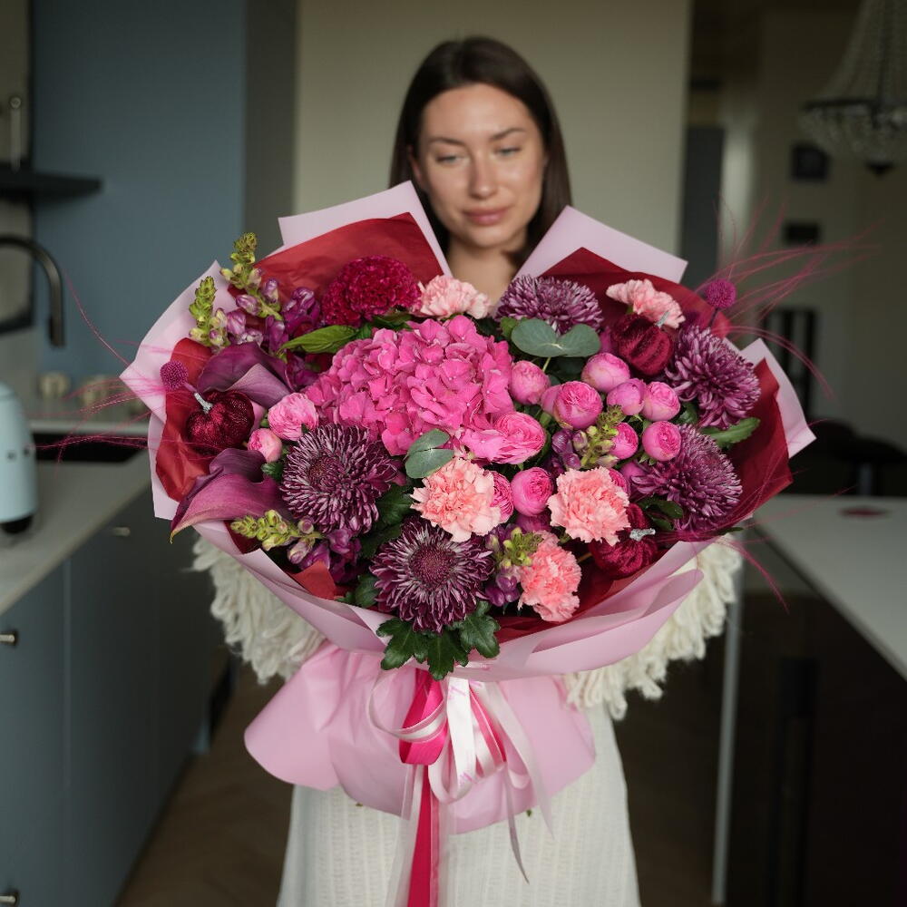 Букет Малиновый для мамули (гортензия, калла, хризантема, львиный зев, диантус, тыква)
