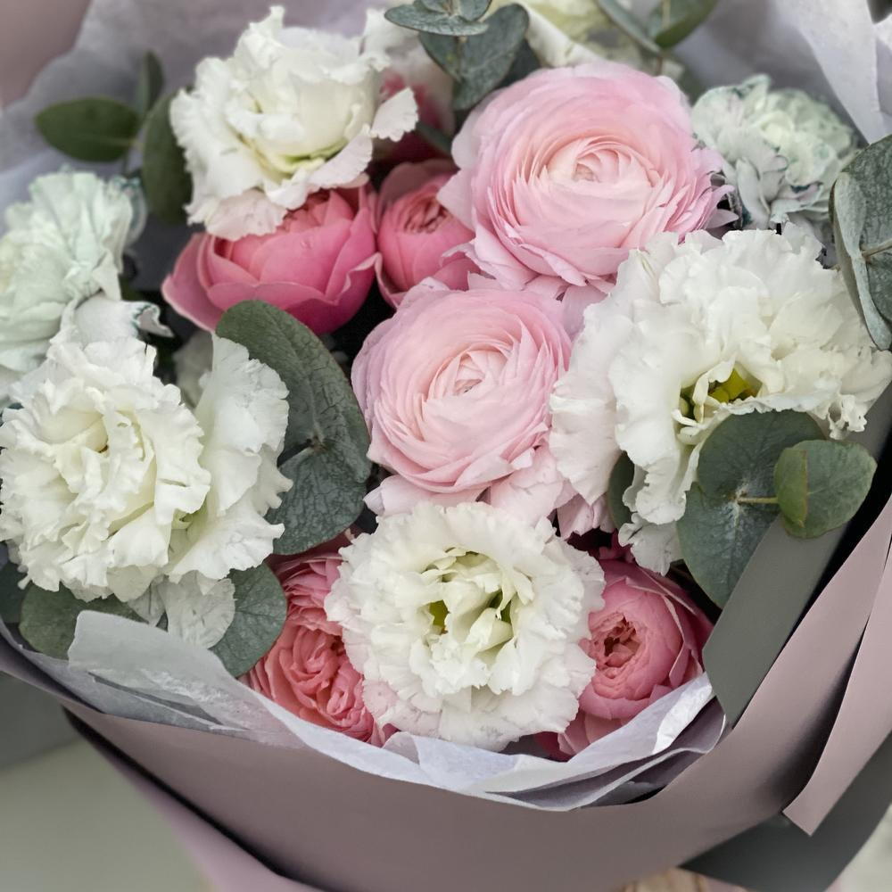 Bouquet of ranunculus, eustoma and peony rose Swan Lake