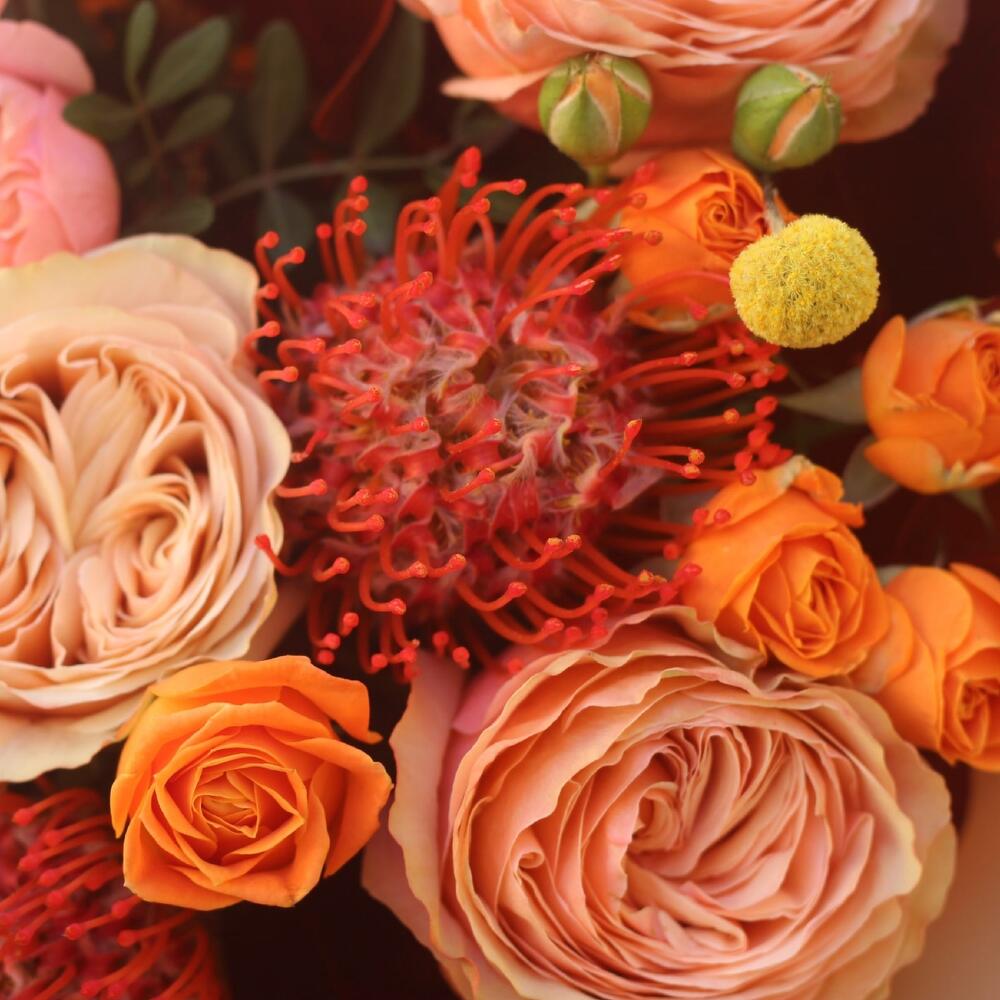 Осенний букет с пионовидными розами Кахала, джульетта. Букет 124 Kimbirly Flowers