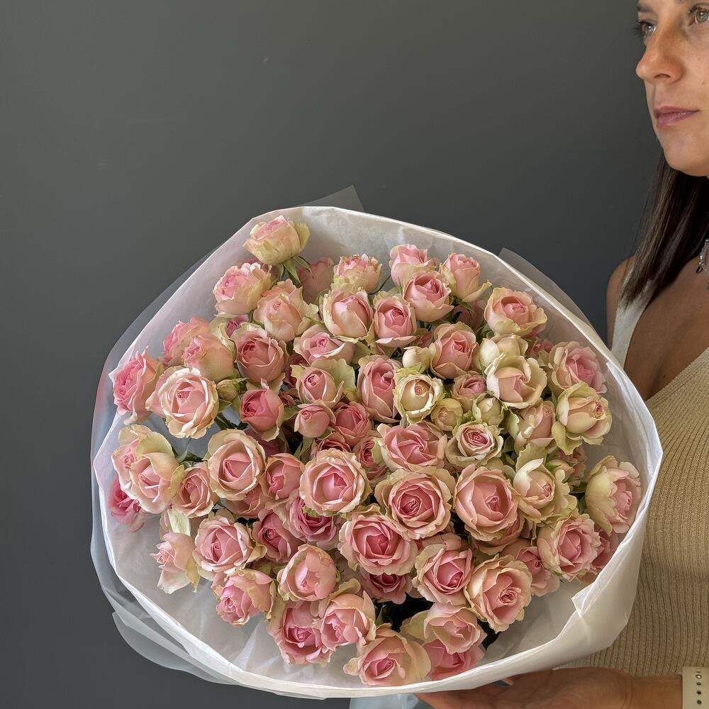 Букет кустовых роз