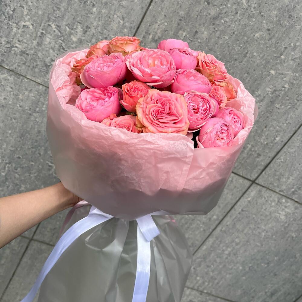 Букет из кустовых роз