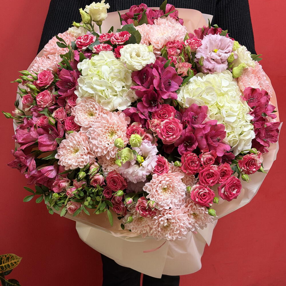 Букет из кустовой розы альстромерии и эустомы🥰🌺