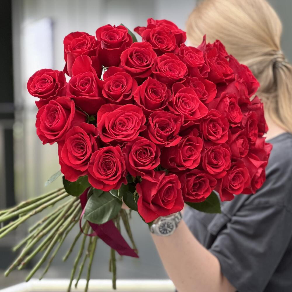 Букет из 35 красные розы