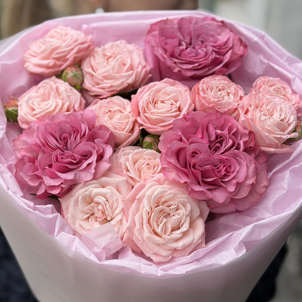 Букет с кустовыми и одноголовыми розами сорта кантри блюз 💕