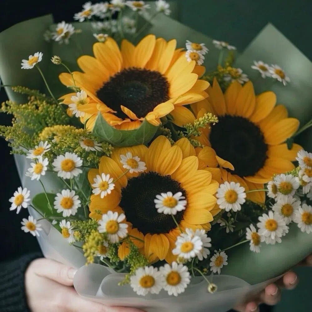 🌻Минималистичный букет из подсолнухов и ромашек 008
