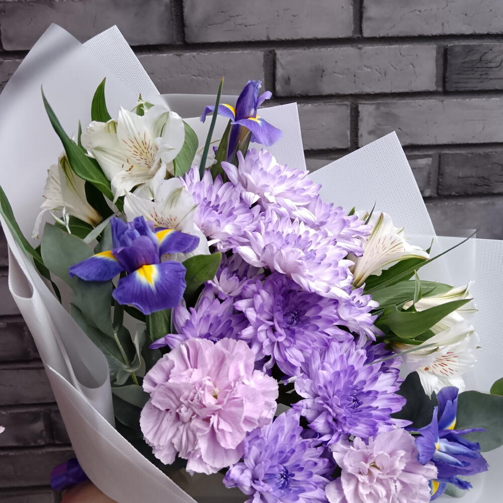 Нежный букет с ирисами💜