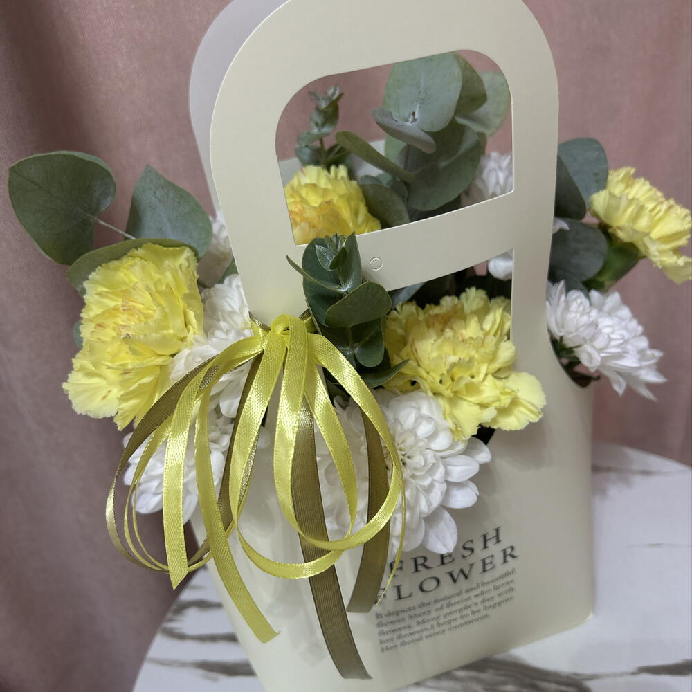 Сумочка с цветами хризантема и солнечный диантус 💛
