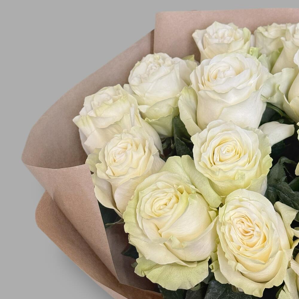 Bouquet of 21 white roses Ecuador