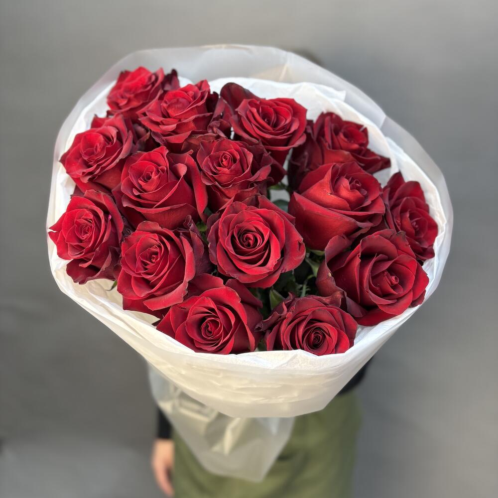 Моно из алых роз