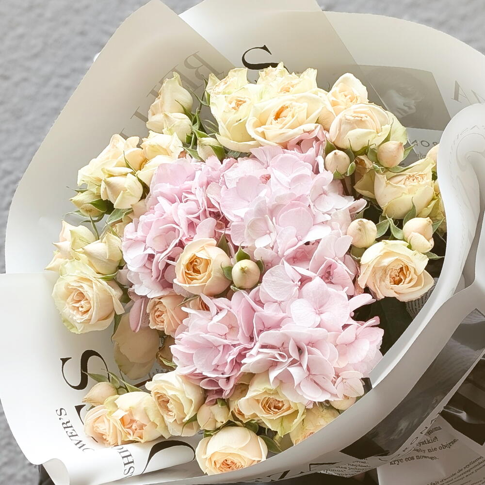 Spray rose and pink hydrangea