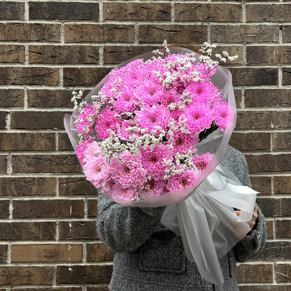 Long-lasting bouquet "Luiza" with chrysanthemums