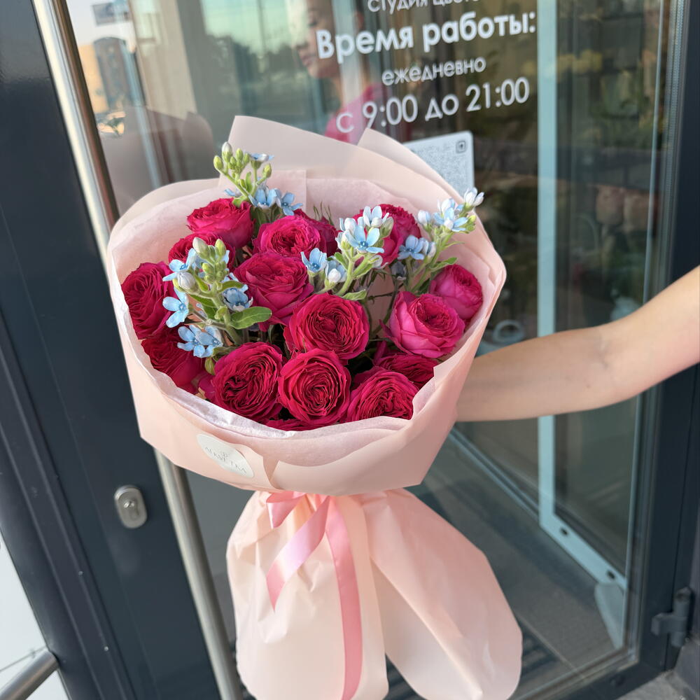 Букет с пионовидной розой и оксипеталумом