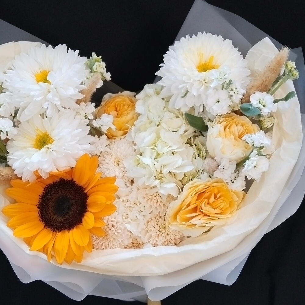 Букет в жёлтых оттенках: кусочек солнца и море тепла 💛