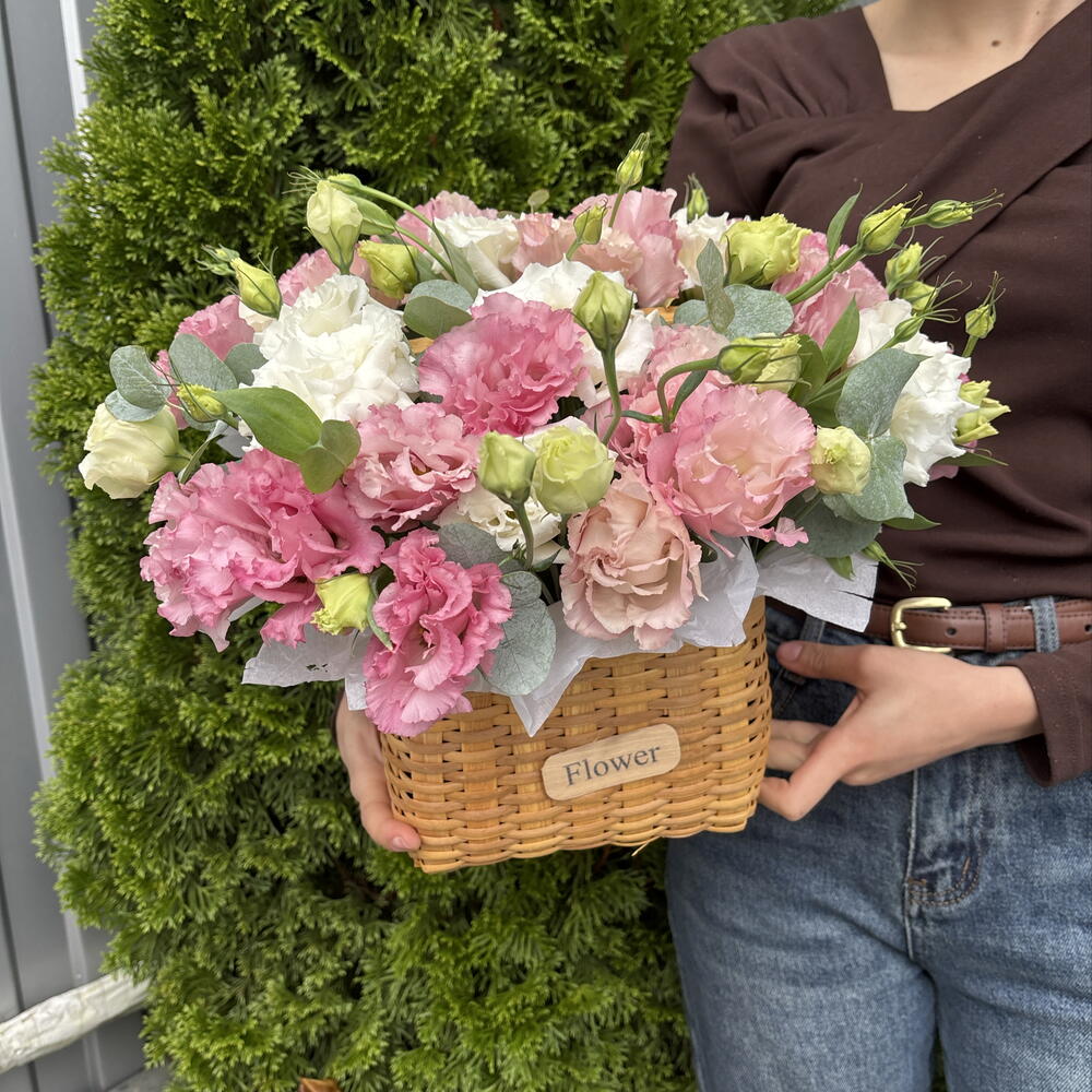 Корзина с эустомой 🌸