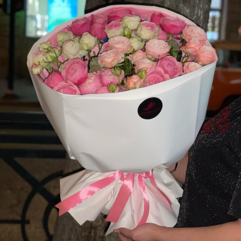Peony-shaped bush roses 9 pieces