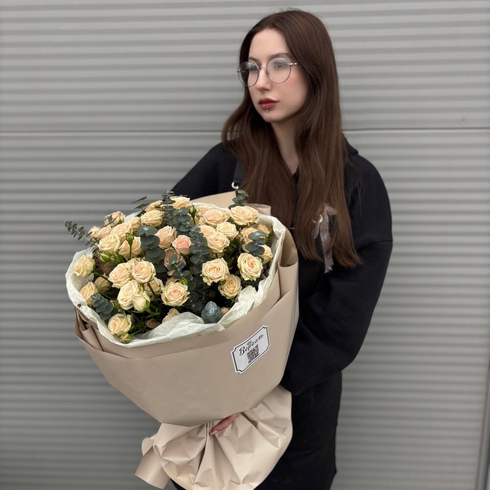 Букет из 9 кремовых кустовых роз