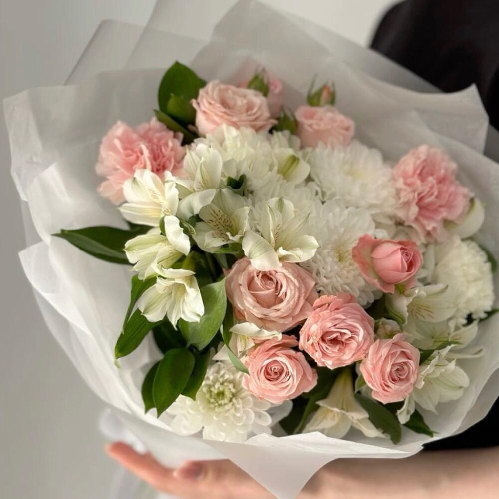 Delicate airy bouquet