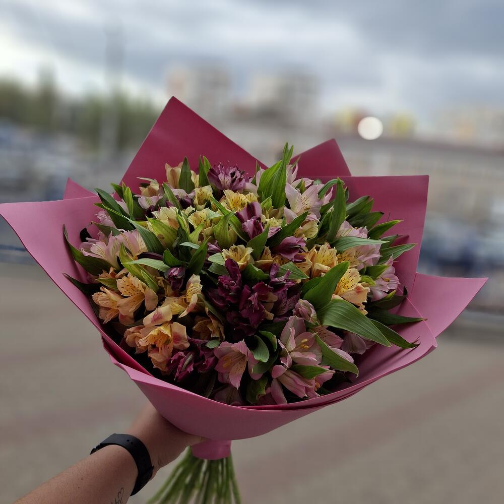 Букет альстромерий