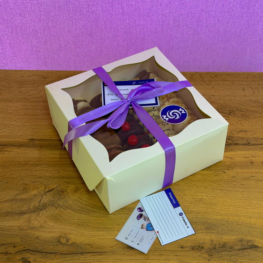 Fidelio Assorted Macarons