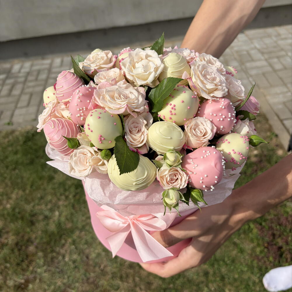 Клубника+кустовая роза